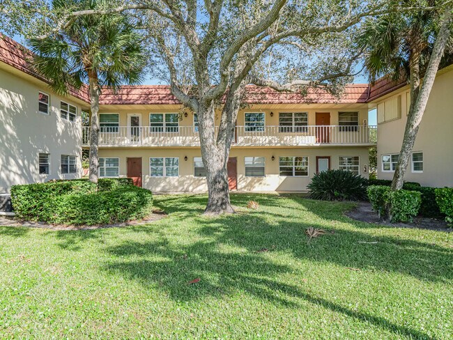 Photo - 29 Vis Gdns Trl Unit # 203