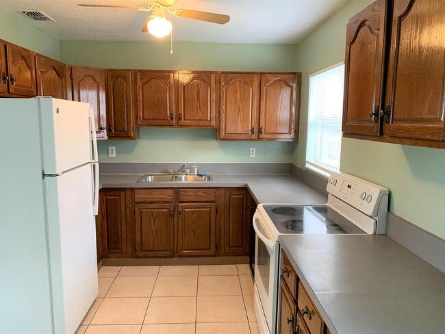 Photo - 7075 47th St N