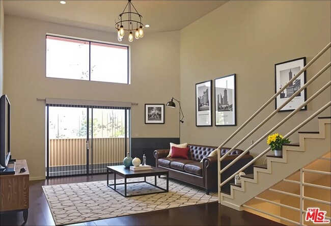 Photo - 3712 Evans St W