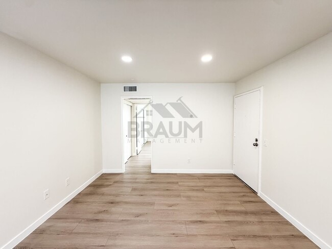 Photo - 15000 Burbank Blvd Unit 202