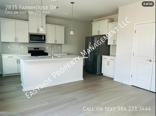 2835 Farmhouse Dr