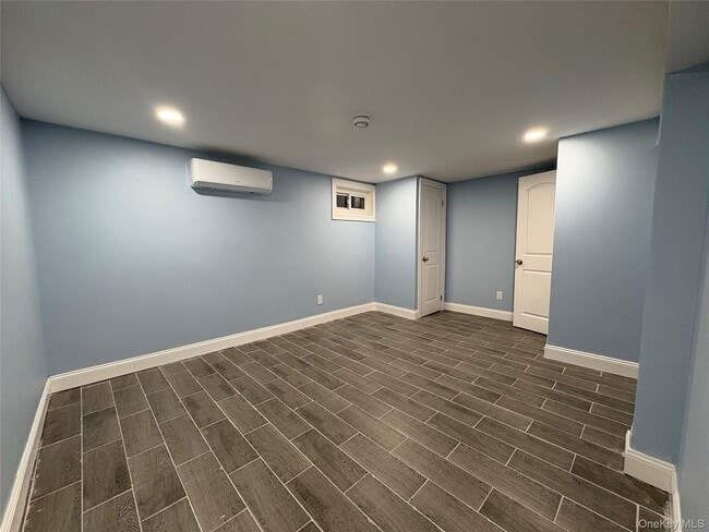 Building Photo - 107-15 223rd St