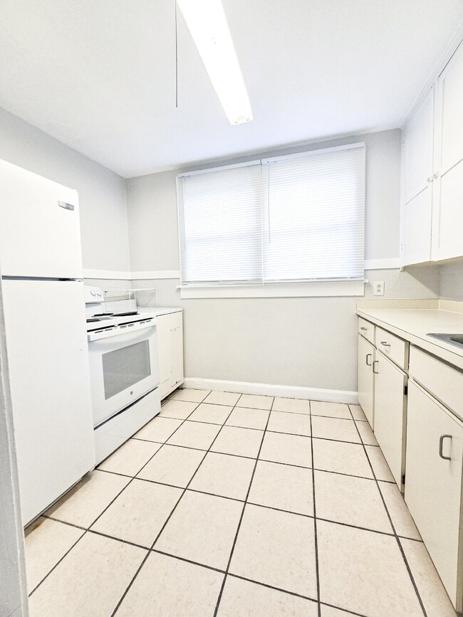 Photo - "Charming 1-Bedroom Home in Winter Haven – Perfect for Cozy Living!"