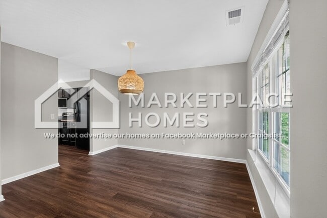 Photo - 401 Feather Site Ct