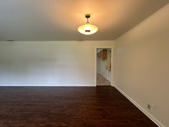 Photo - Beautiful 3 Bed 2 Bath in the Heart of Tyler!