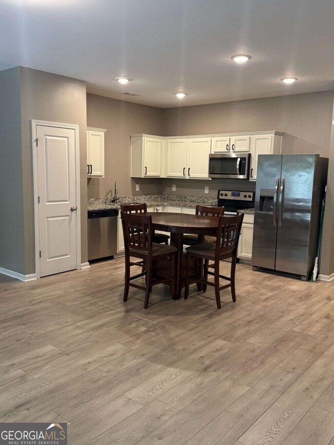 Photo - 2330 McKenna Square Dr