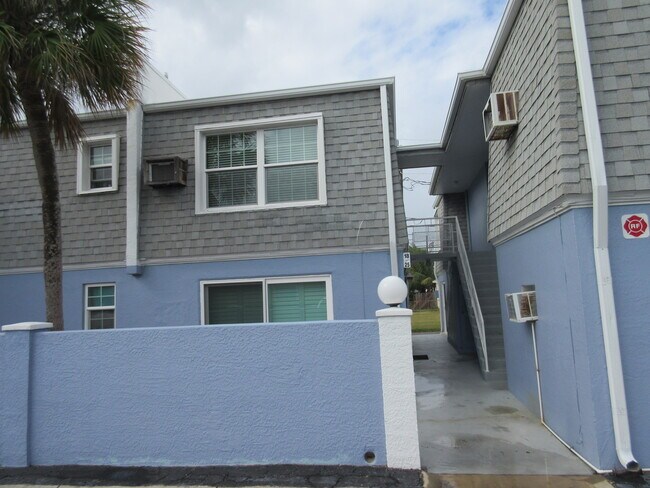 Building Photo - 390 W Cocoa Beach Cswy Unit 24