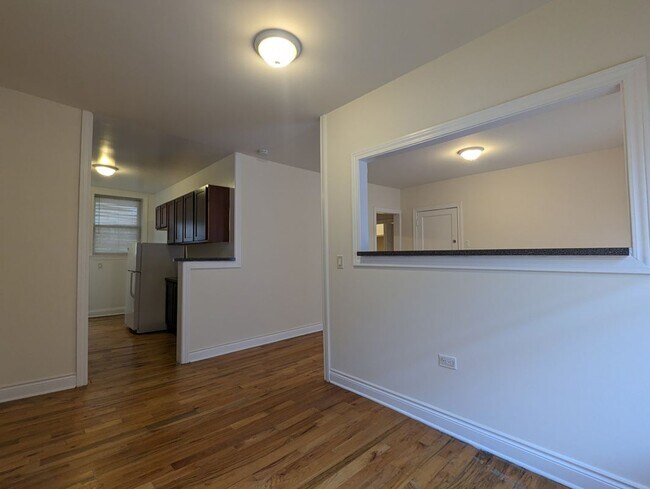 Photo - 813 W Waveland Ave Unit 819-N1