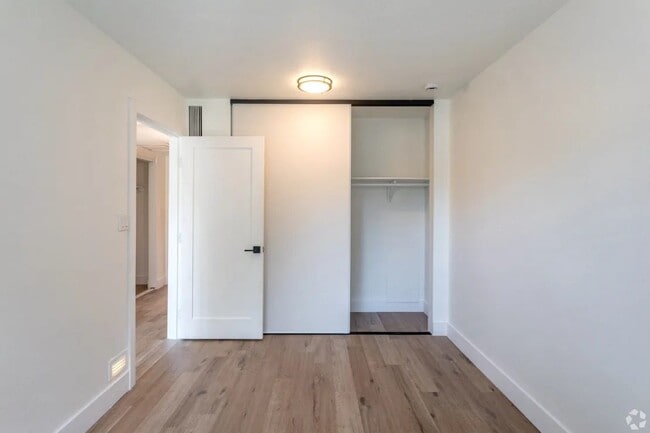 The Laurel at Mountain View (55+)