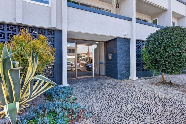 Photo - 425 Coronado Ave