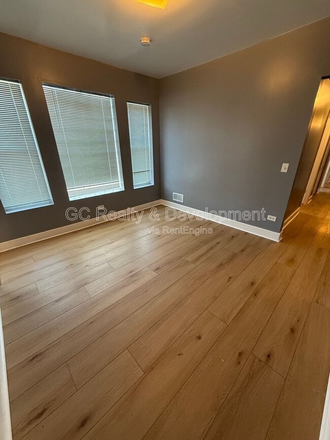 Photo - 3302 W Fulton Blvd Unidad 3