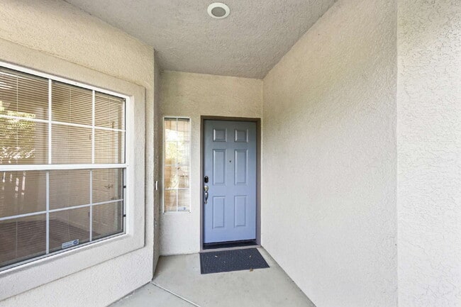 Single-Story 3-Bedroom with 3-Car Garage in Mace Ranch