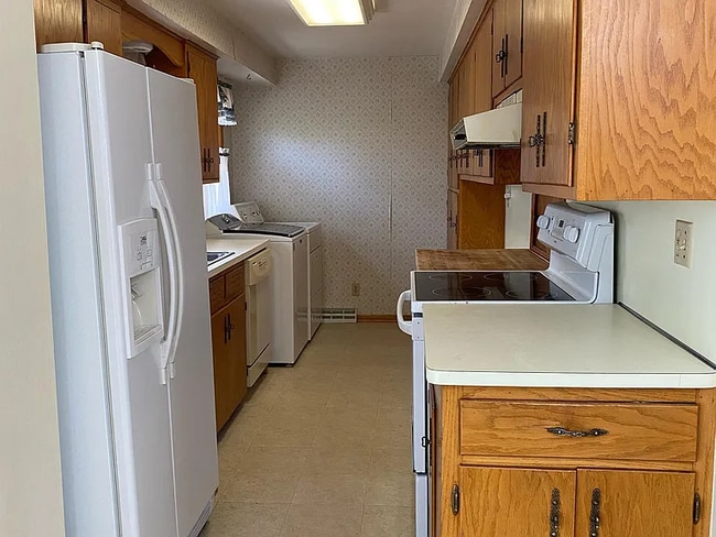 Photo - 914 Sommerville St S