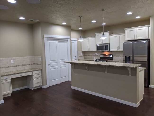 Photo - Beautiful 3 Bedroom, 2.5-Bath Home With Op...
