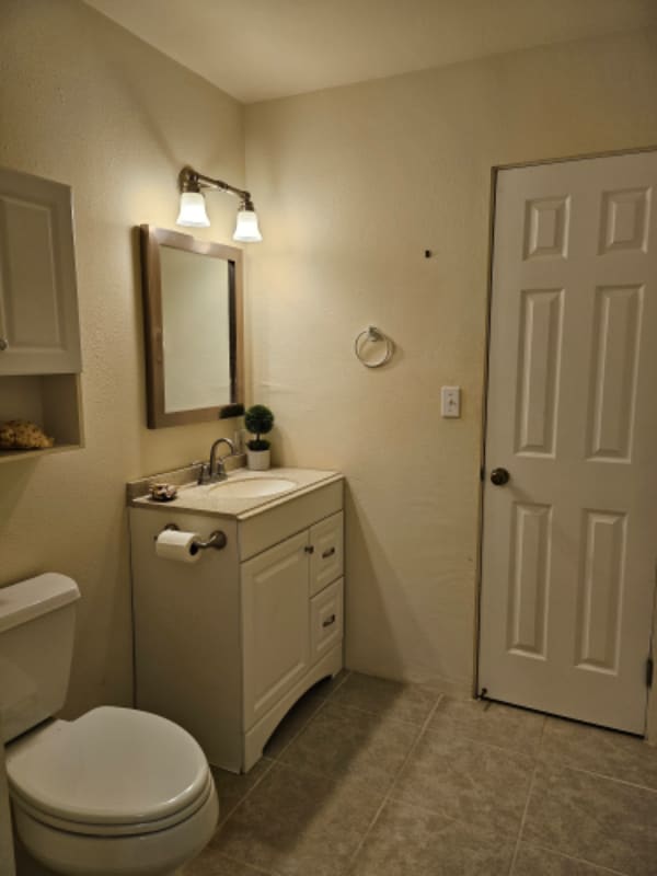 Photo - 5150 Kupele Pl Unit B