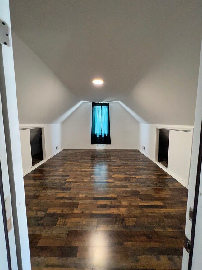 18 Rankin St Apartments Unit Attic Elizabeth, NJ