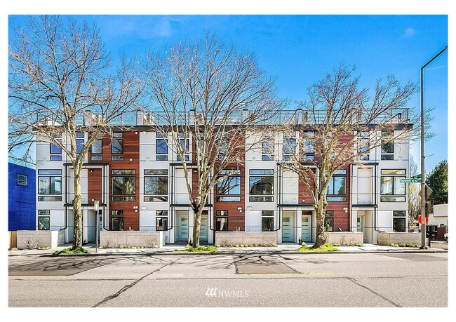 Photo - 9200 Roosevelt Way NE