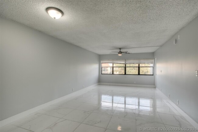 Photo - 303 Racquet Club Rd Unit 312