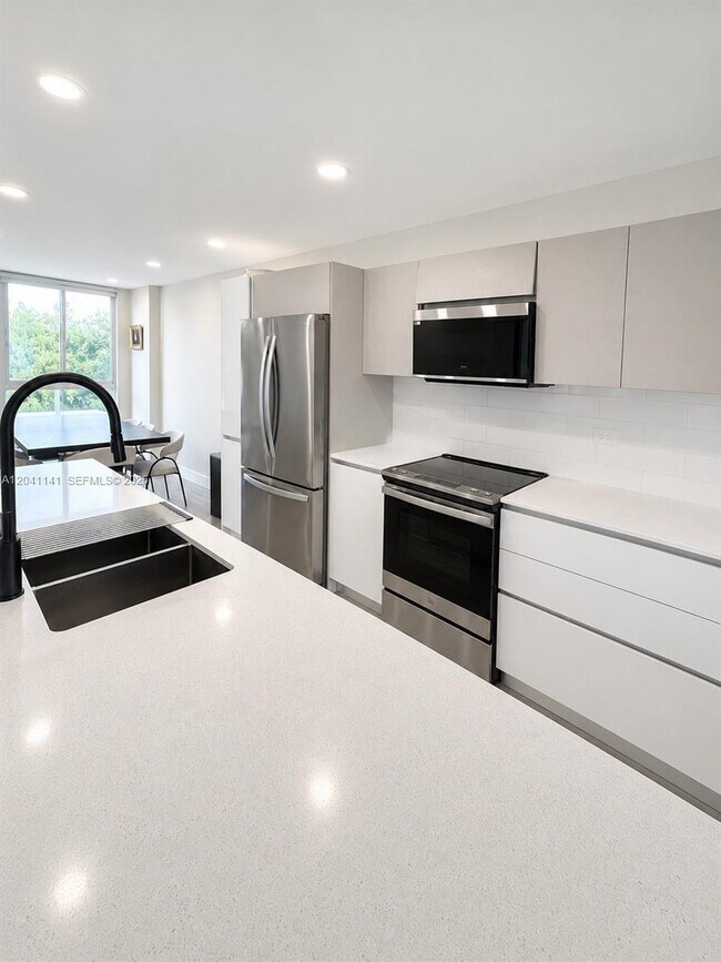 2505 NE 193rd St Unit 4211
