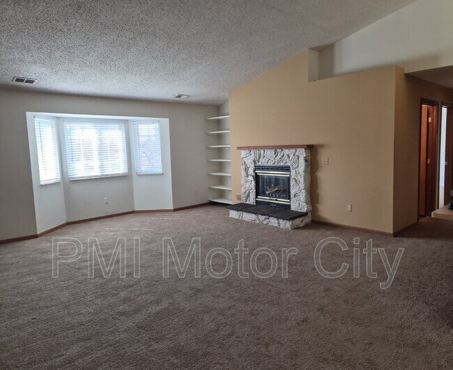 Photo - 30512 Oakridge Manor Dr