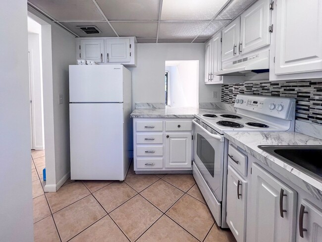 605 SW 75th St