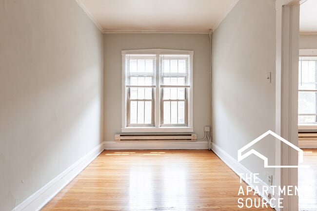 Photo - 634 W Barry Ave Unit 2N