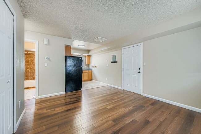 Building Photo - 6652 Provincial Dr Rental