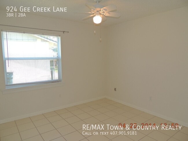 Photo - 924 Gee Creek Ln