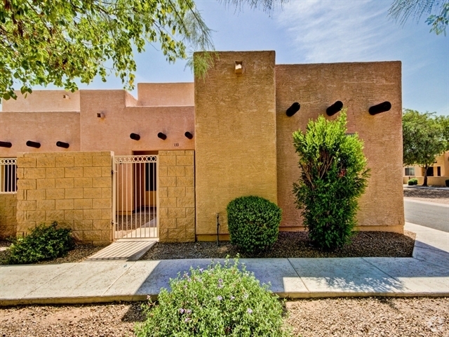 Building Photo - 8940 W Olive Ave Rental