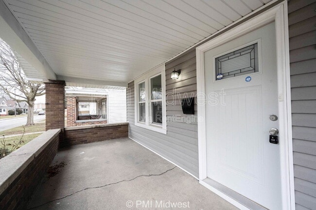 Photo - 281 N Mount Street