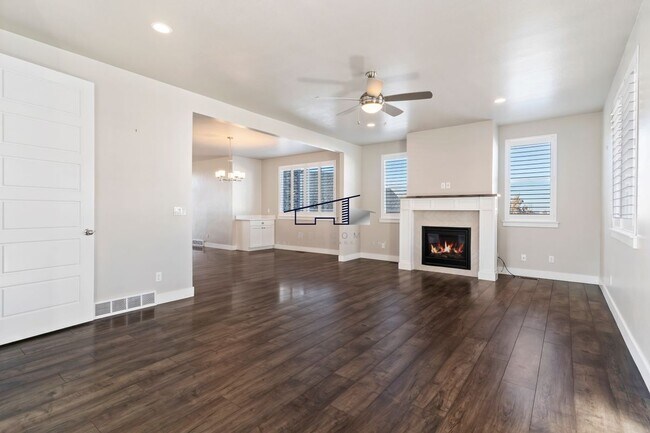 Photo - 369 Clark Cir