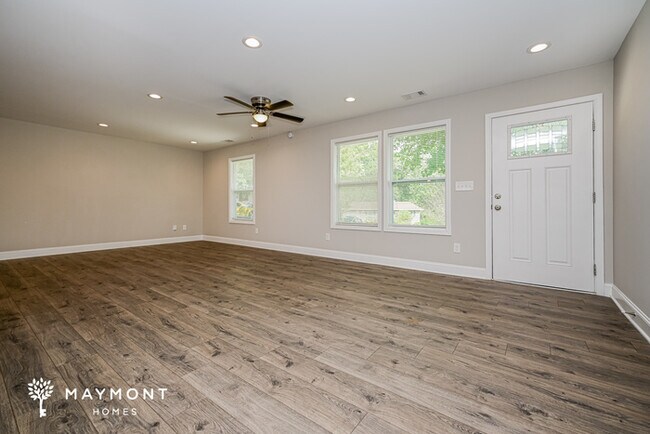 Photo - 963 Ivy Ln NW