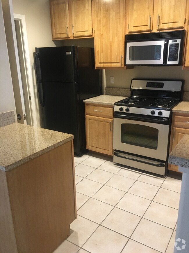 Building Photo - 900 S Meadows Pkwy Unit 5412 Rental