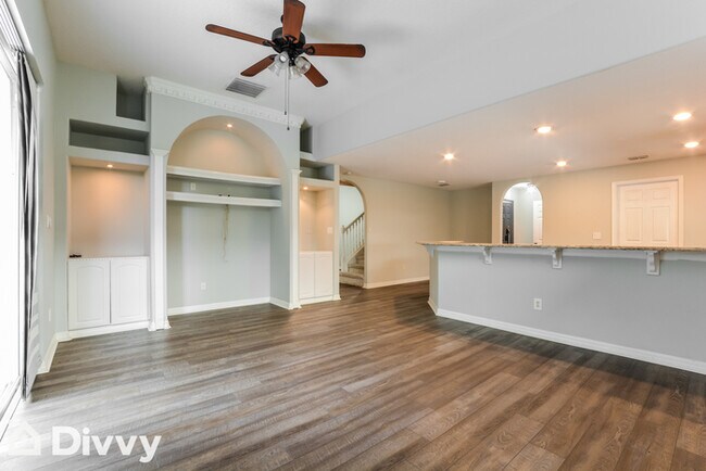 Photo - 2806 Strand Loop Ct