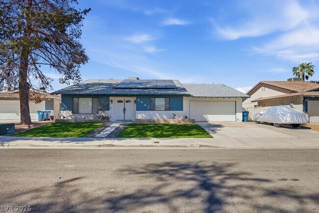 Building Photo - 4561 Paseo El Rio Dr