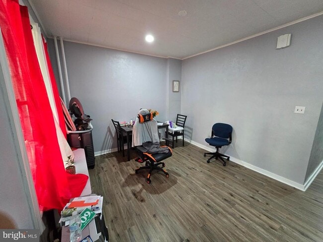 Photo - 110 W Douglass St