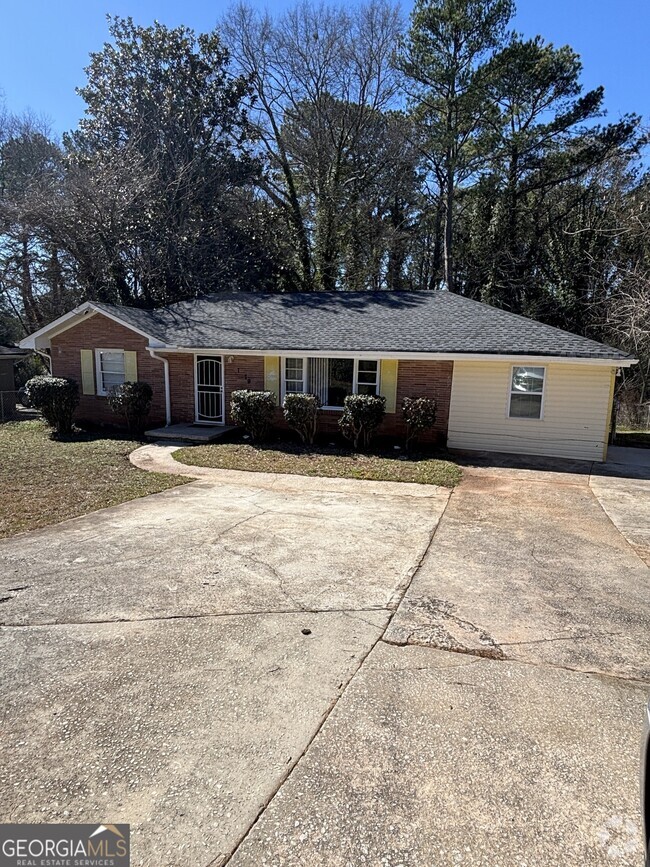 Building Photo - 1979 Columbia Dr Rental