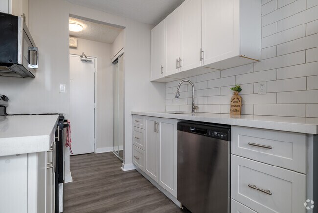 1BR, 1BA - Cuisine - Wellington Place