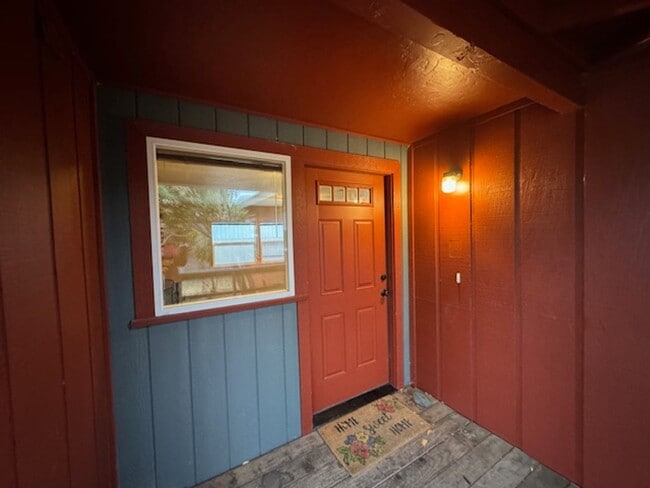Photo - ZELIA! Arcata 3/2, 2 car garage, south facing patio