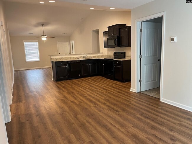 Photo - 304 Jubilee Clock Dr