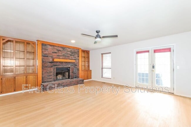 Photo - 713 Sage Brush Rd