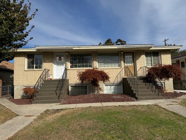 Building Photo - 605 E Euclid Ave Unit 605 and a half