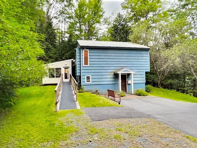 Photo - Hanover Mid-Century Modern home for rent