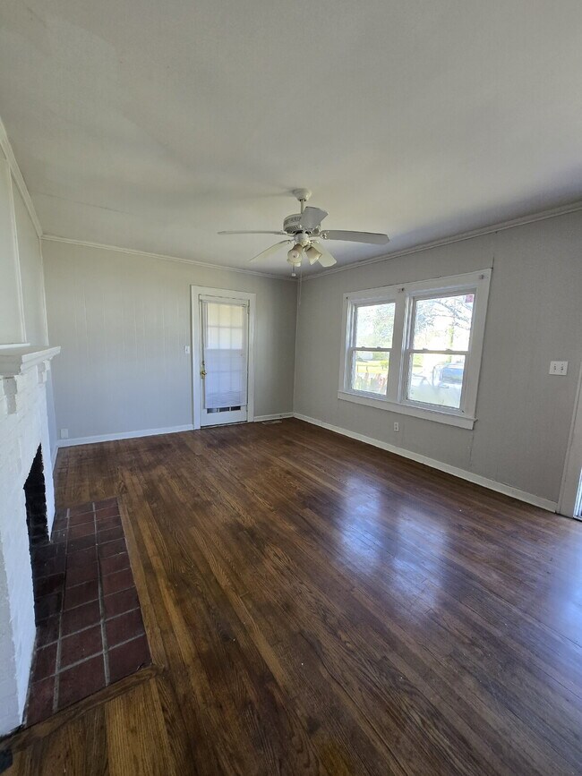 Single Level 2 Bedroom House Near Amnicola Hwy
