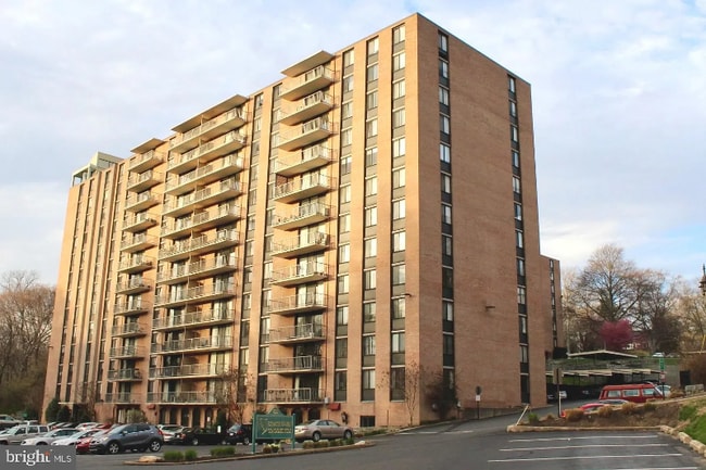 Building Photo - 801 Yale Ave Rental