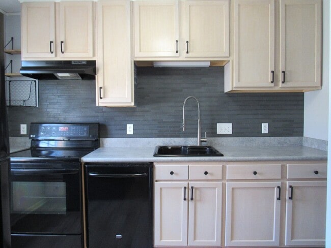 Photo - Two Bedroom Townhouse Style Condo