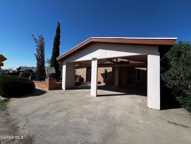 Photo - 339 Medina St