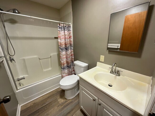 Photo - 4387 Wilton St Unidad WOODS-4387 Wilt -WOODS - 4387 A Wilton Street