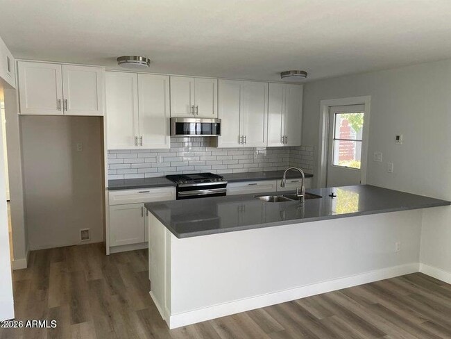 Photo - 414 E Malibu Dr