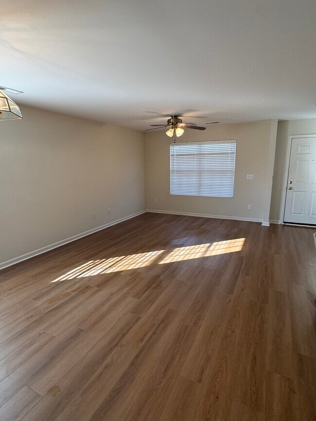 Photo - 2205 Lannigan Dr